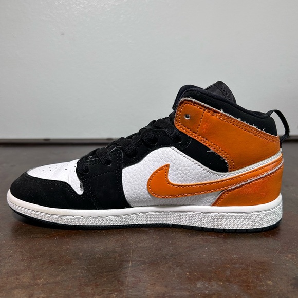 Nike Jordan AJ 1 Mid “Shattered Backboard” Black, Starfish (Orange), White Youth - Picture 15 of 15